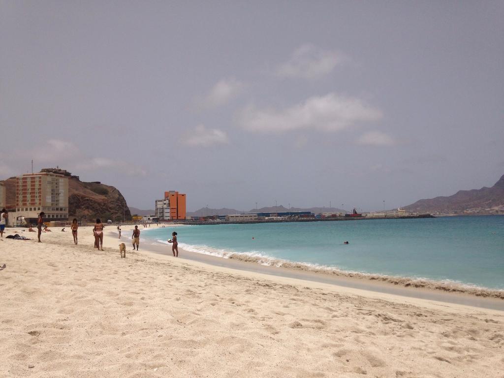 Maderalzinho Apartment Mindelo Luaran gambar